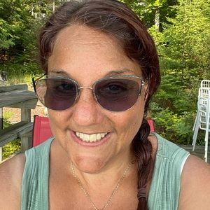 Meet your Posher, Leslie